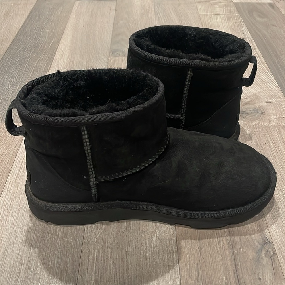 UGG Classic Mini II Genuine Shearling Lined Boot - Picture 9 of 12